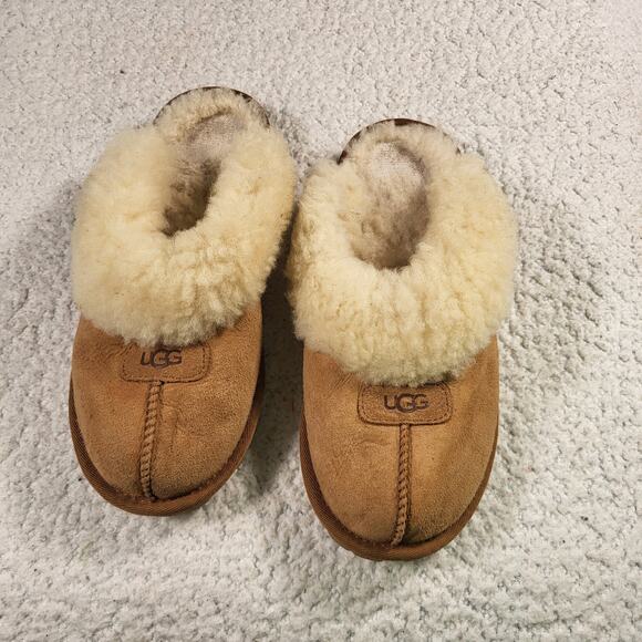 UGG Australia Other - UGG Scuffette II Shearling slippers Chestnut girls size 4